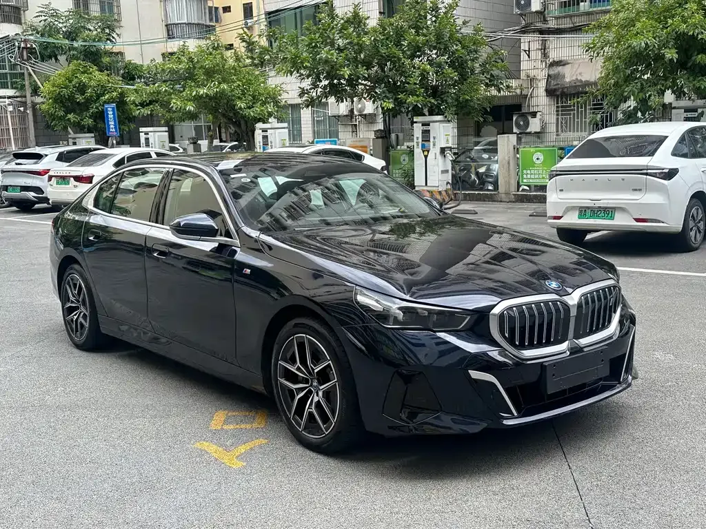BMW i5 — фото 8