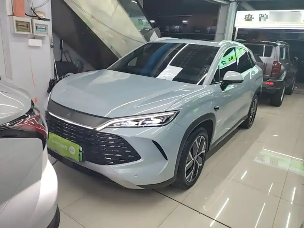 BYD L DM-i — фото 1