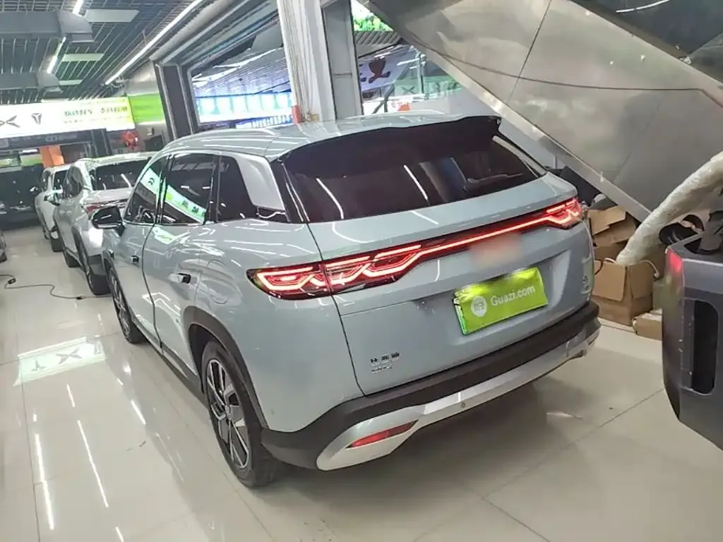 BYD L DM-i — фото 8