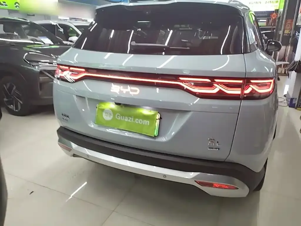 BYD L DM-i — фото 7