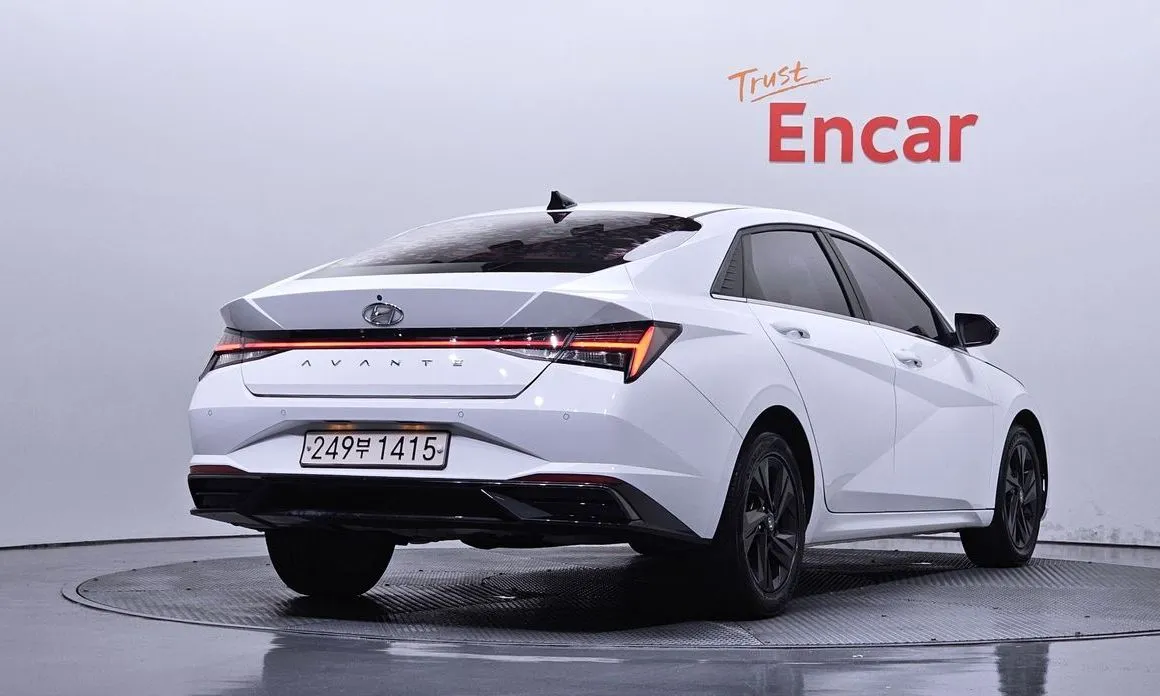 Hyundai AVANTE — фото 3