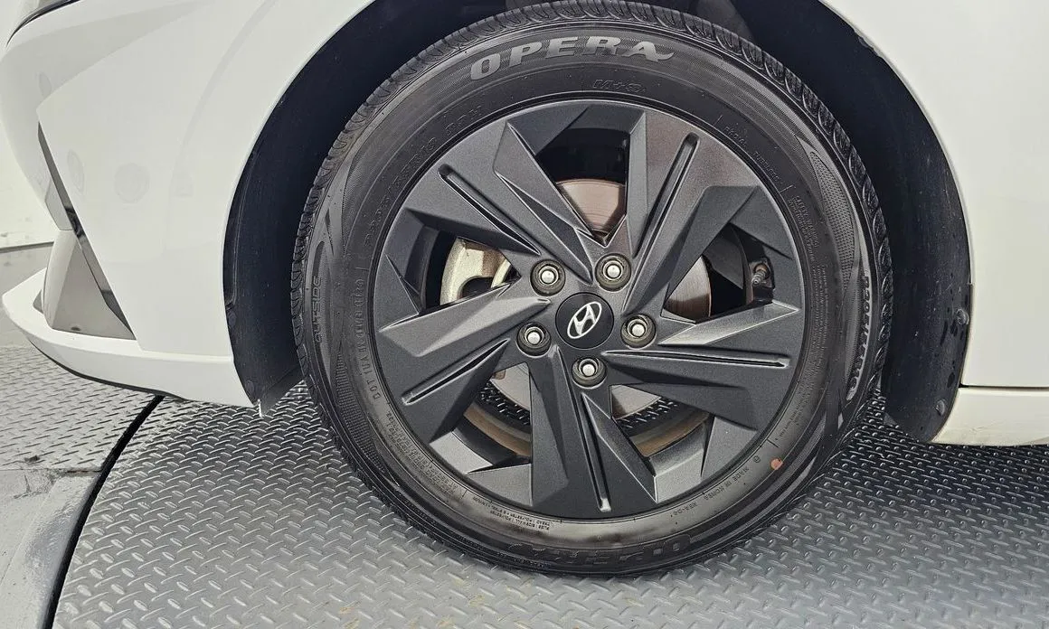 Hyundai AVANTE — фото 2