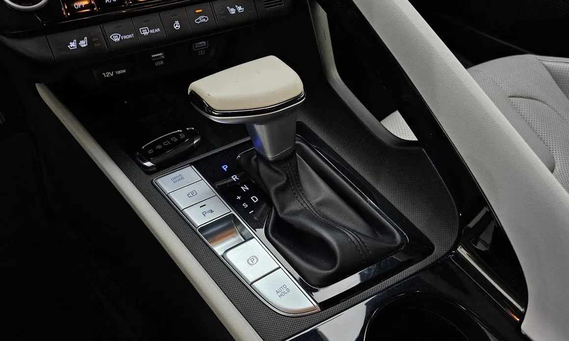 Hyundai AVANTE — фото 8