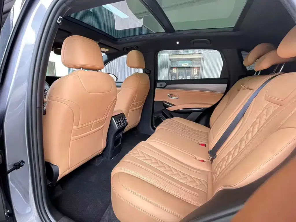 BYD L DM-i — фото 2