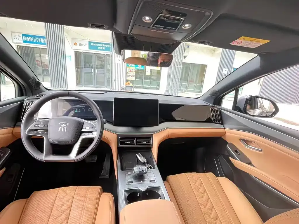 BYD L DM-i — фото 4