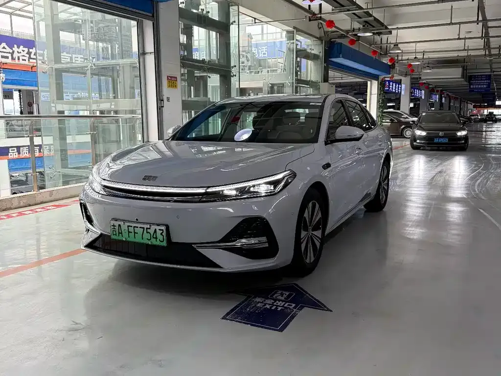 Geely 银河A7 EM — фото 1