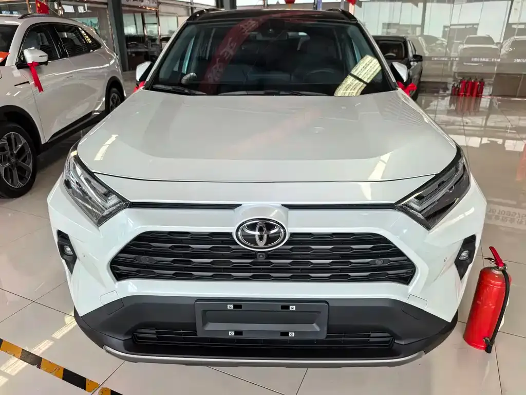 Toyota RAV4 — фото 8