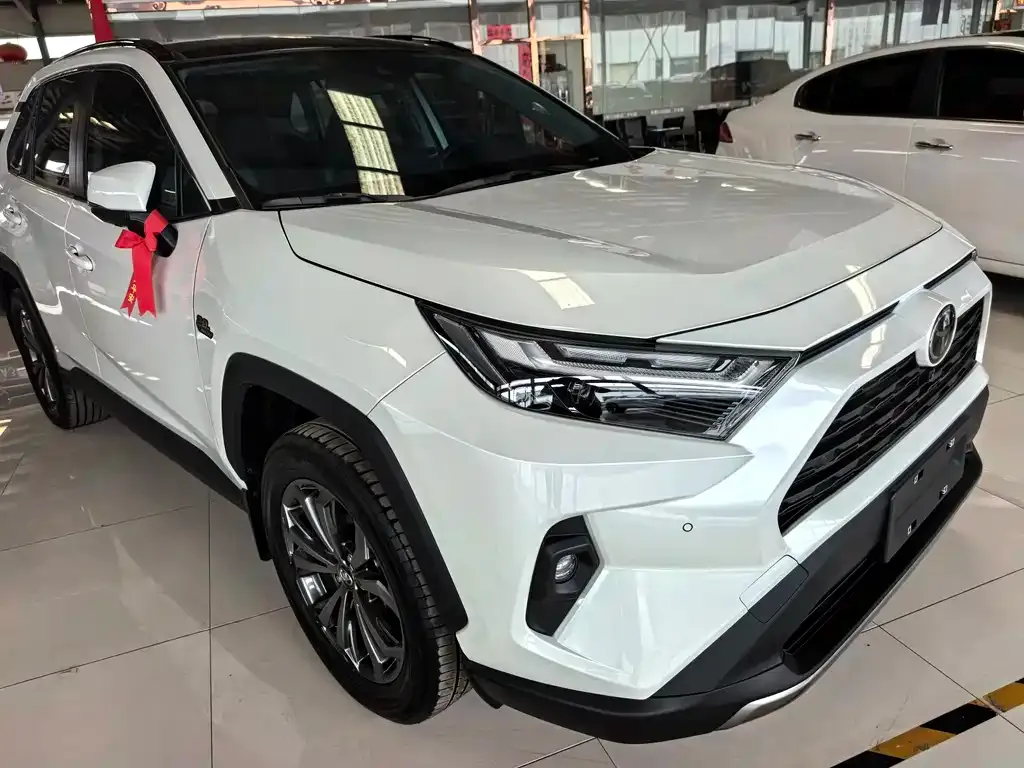 Toyota RAV4 — фото 3