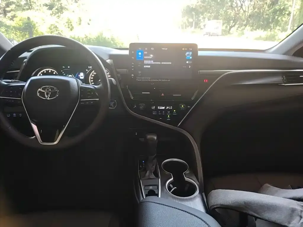 Toyota Camry — фото 6