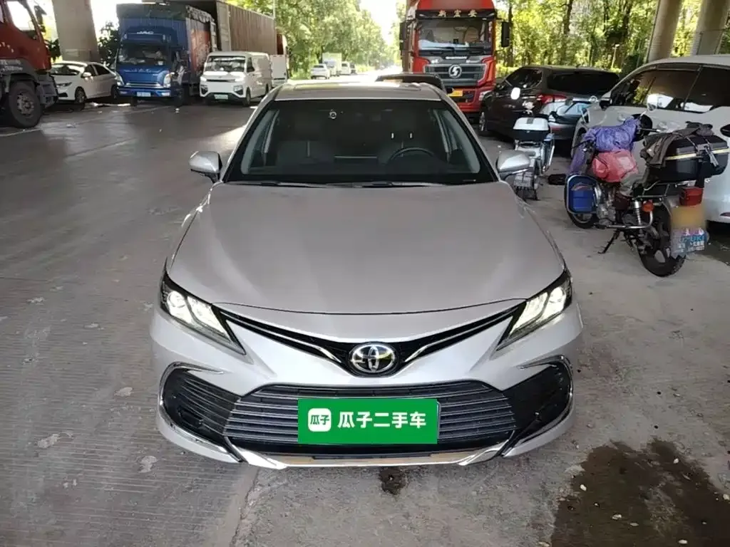 Toyota Camry — фото 4
