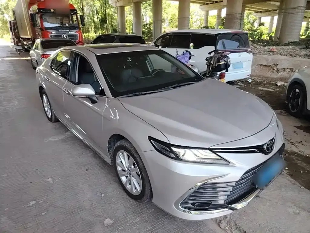 Toyota Camry — фото 8