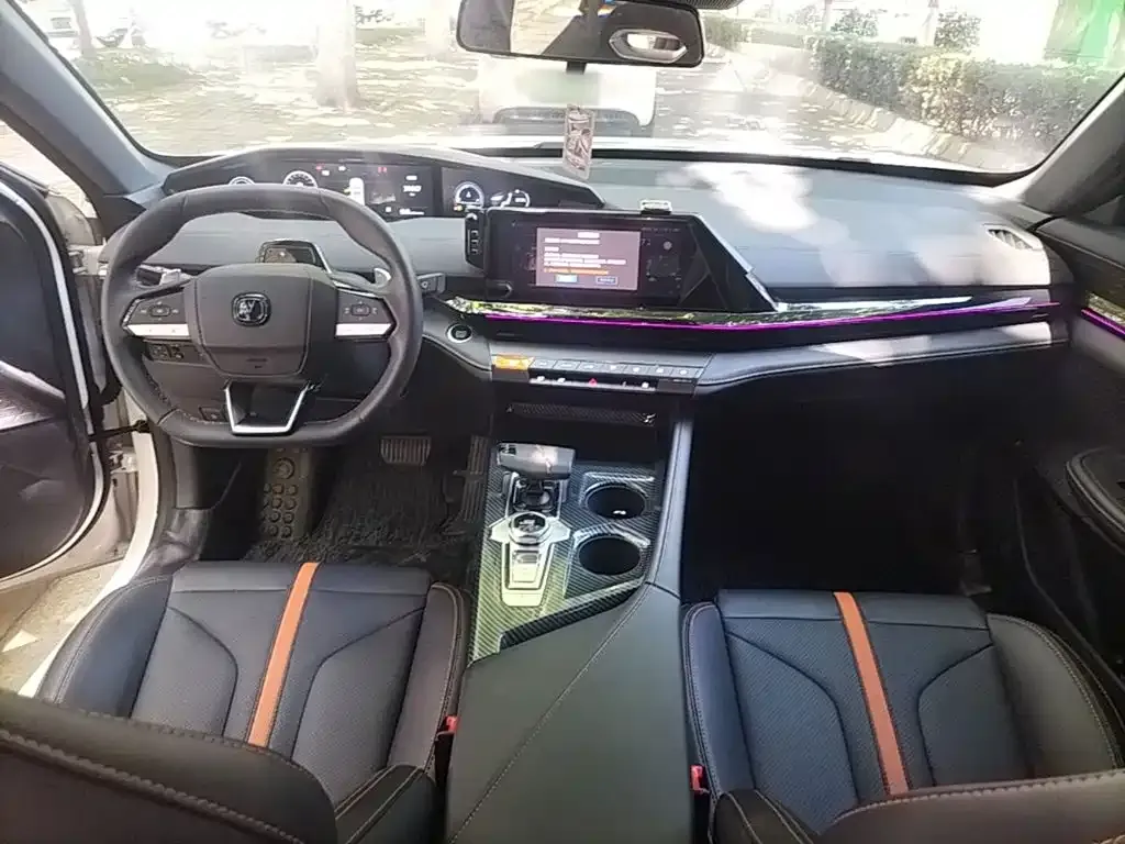 Changan UNI-V 2024 из CN, фото 2
