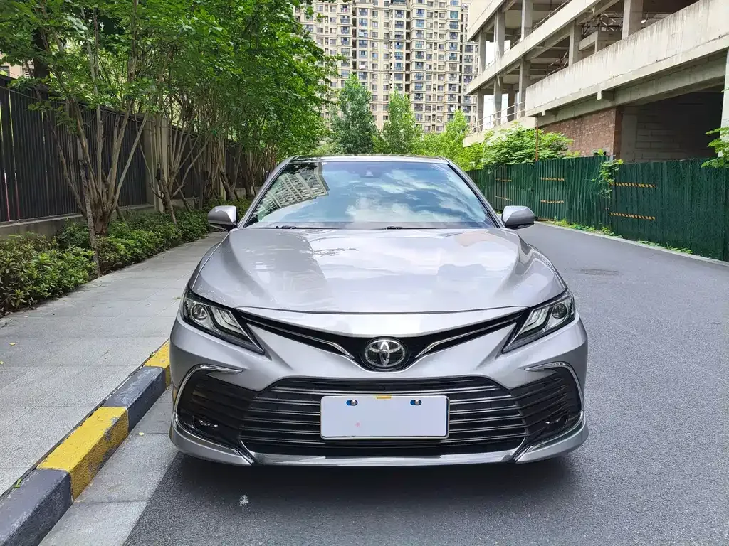 Toyota Camry — фото 7