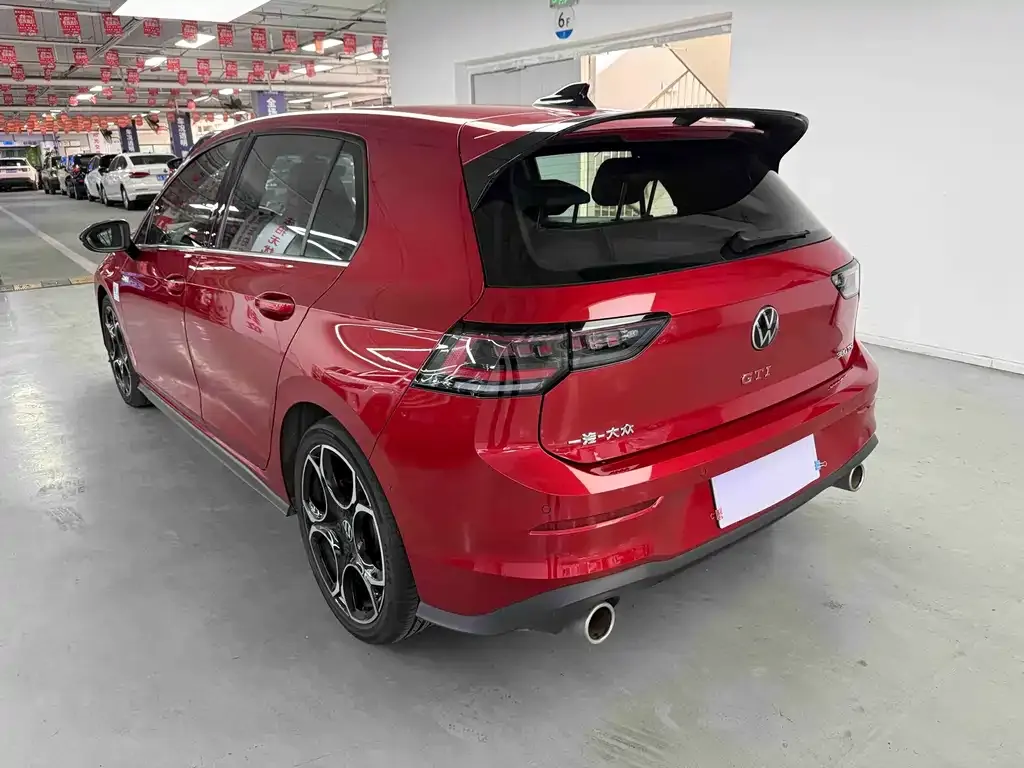 Volkswagen Golf GTI — фото 6