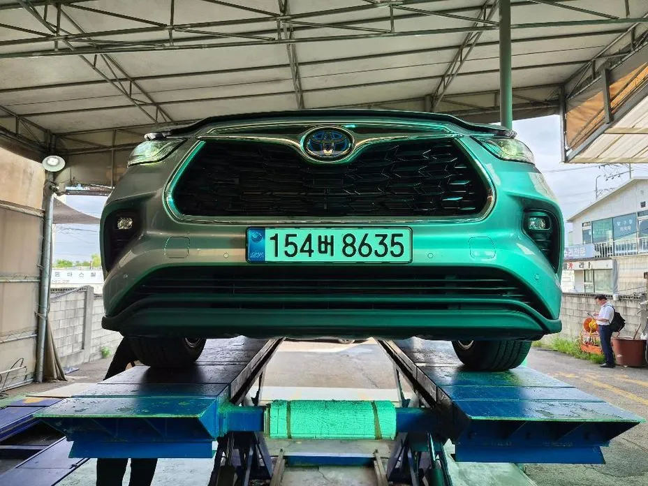 Toyota Highlander — фото 1