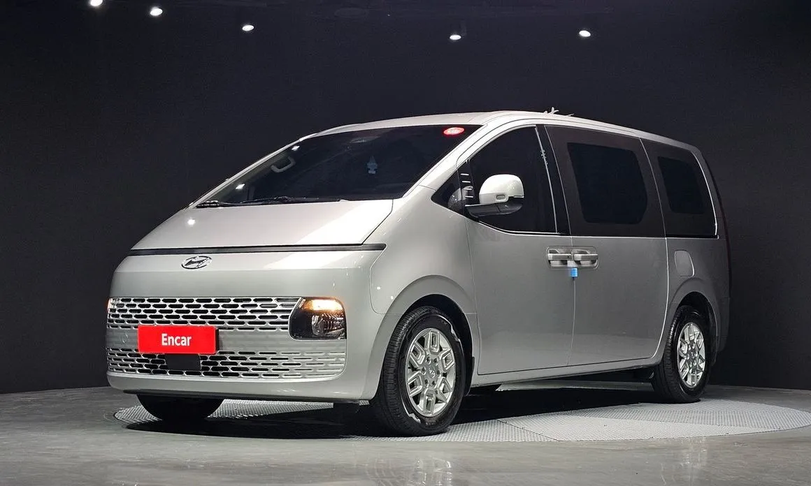 Hyundai Staria — фото 1