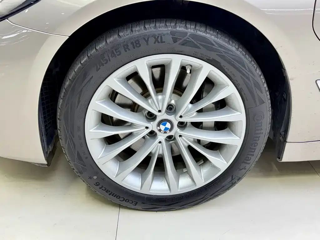 BMW 5 Series New Energy — фото 8
