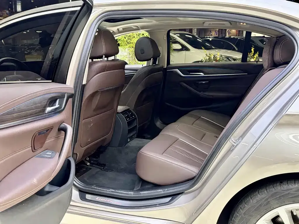 BMW 5 Series New Energy — фото 10