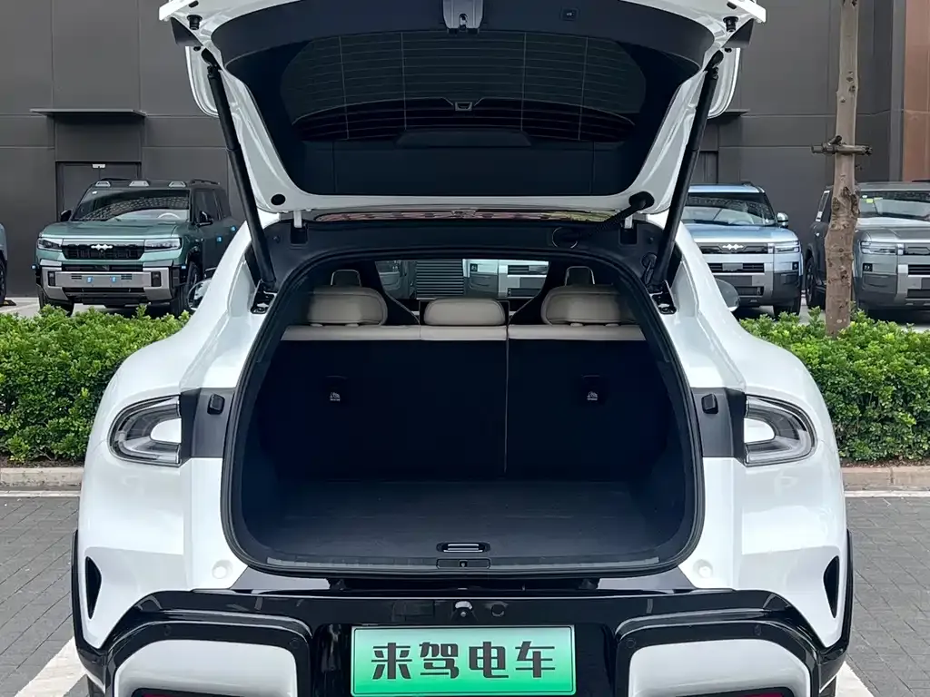 Xiaomi YU7 — фото 8