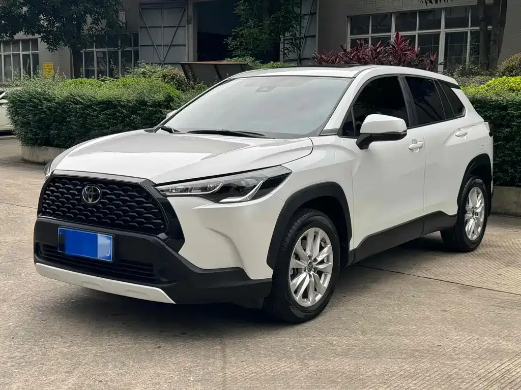Toyota Corolla Cross — фото 1