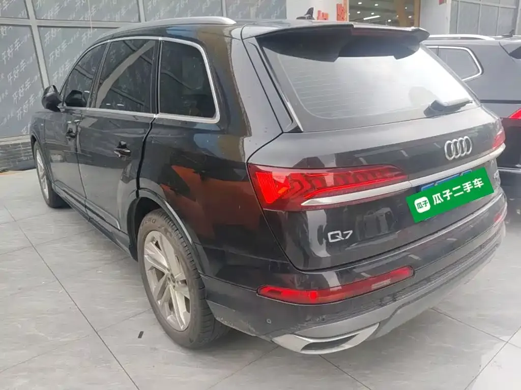 Audi Q7 2024 из CN, фото 6