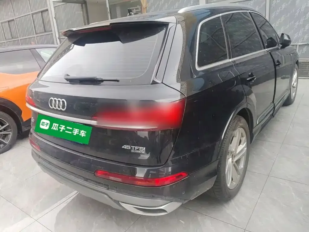 Audi Q7 2024 из CN, фото 4