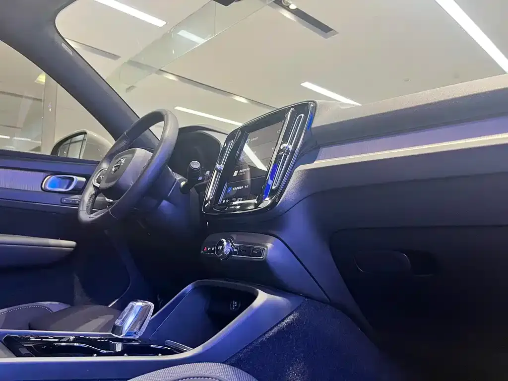 Volvo XC40 2023 из CN, фото 7