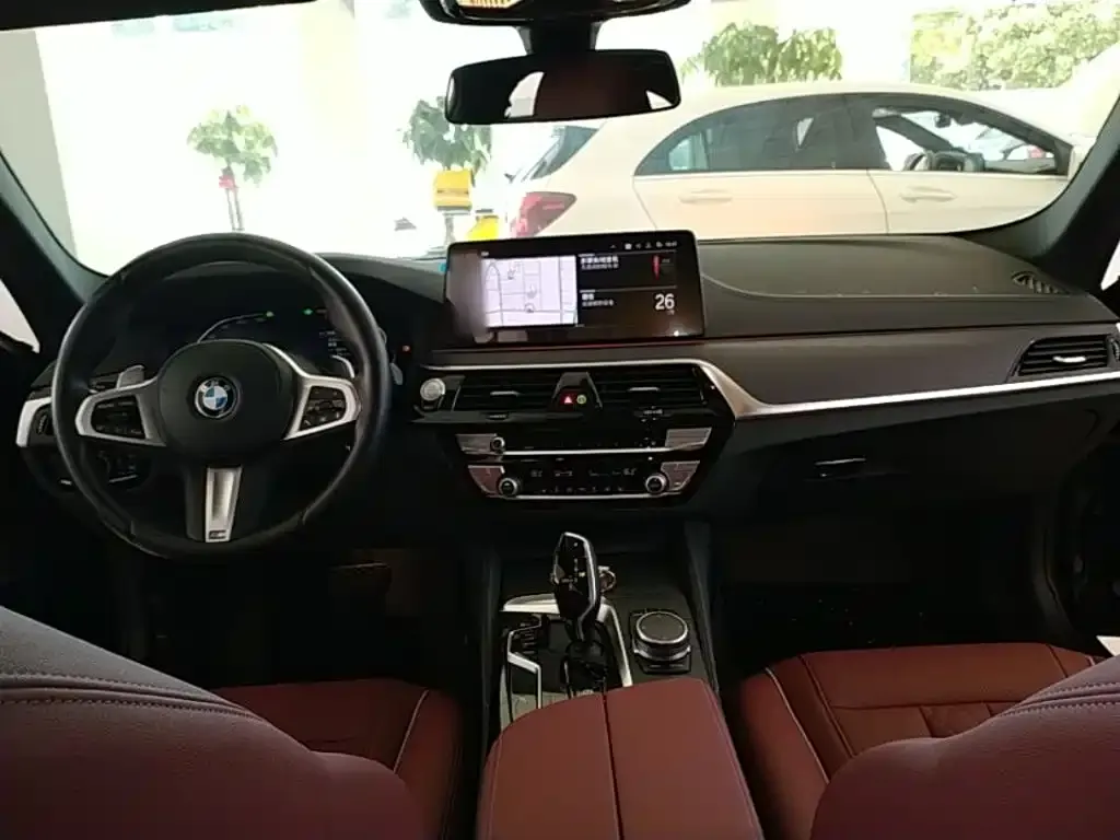 BMW 5 Series — фото 10