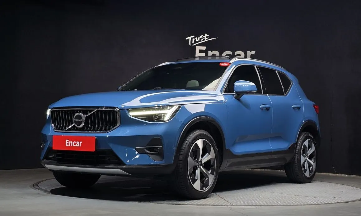 Volvo XC40 — фото 1