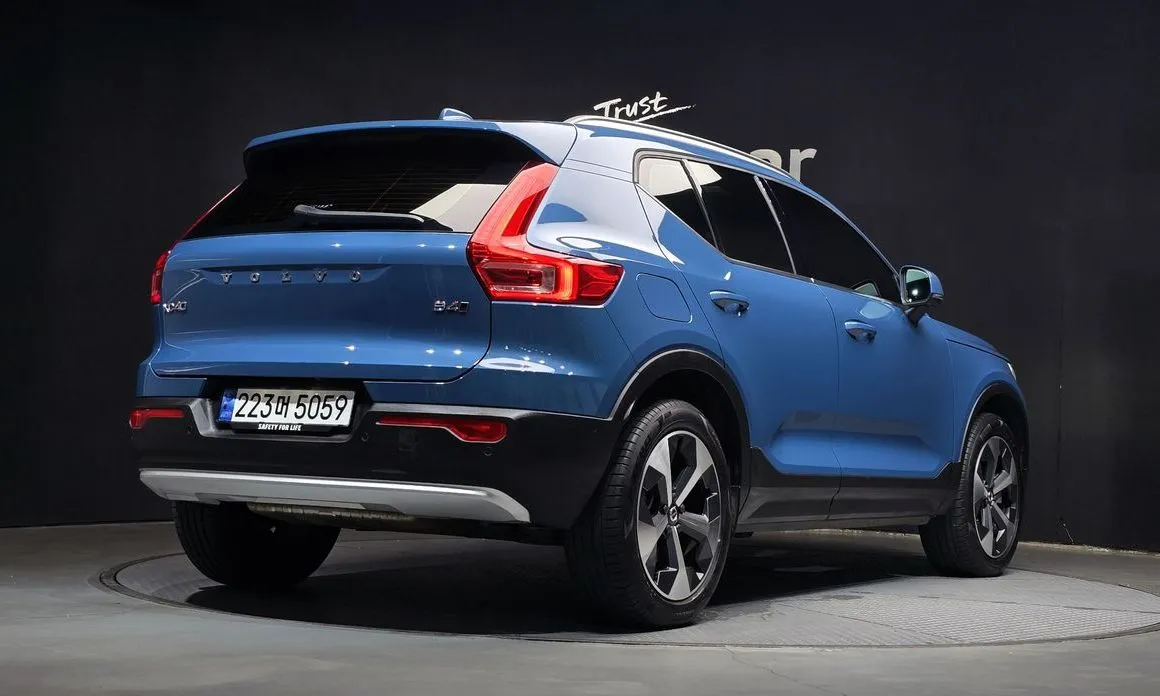 Volvo XC40 — фото 3