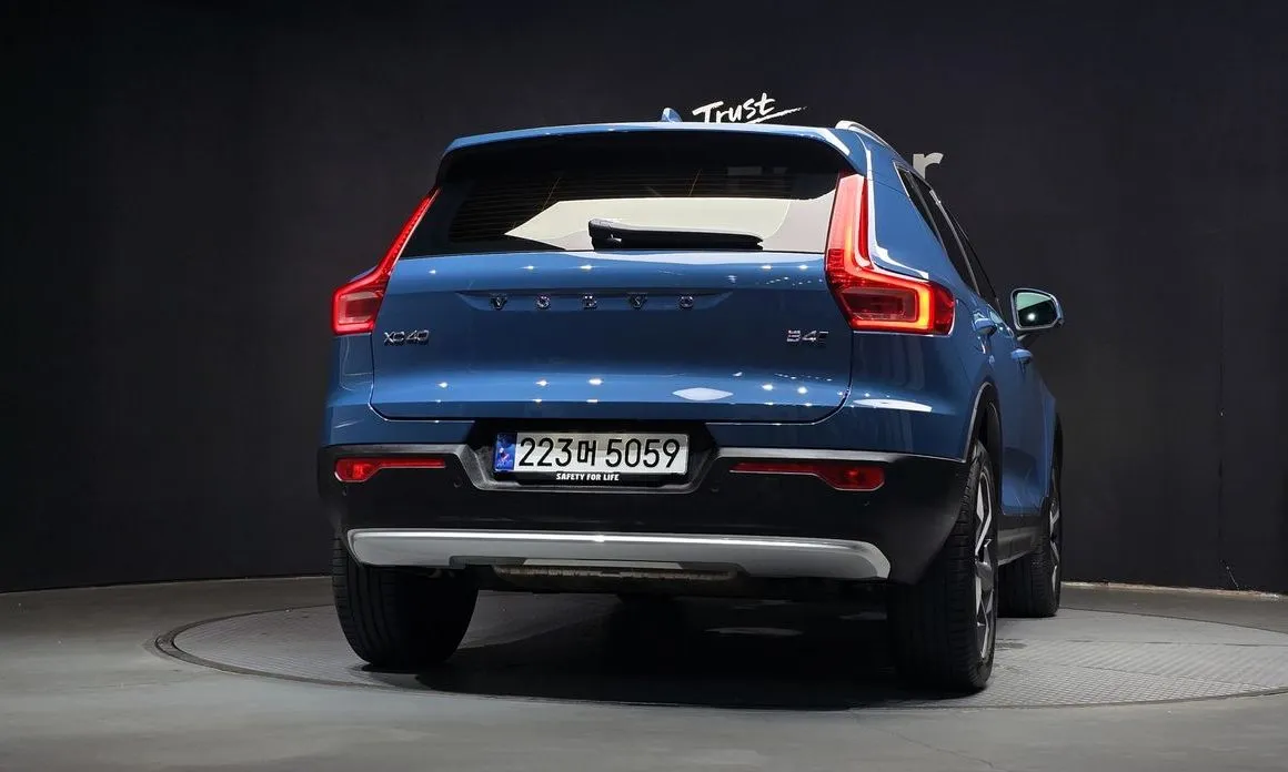 Volvo XC40 — фото 2