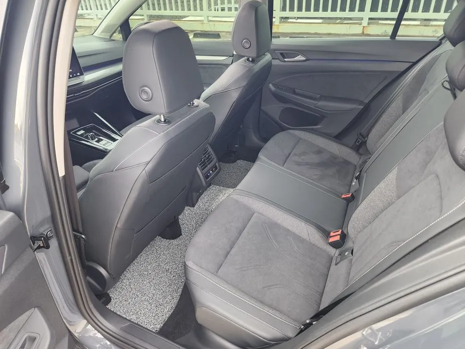 Volkswagen Golf 2025 из KR, фото 7