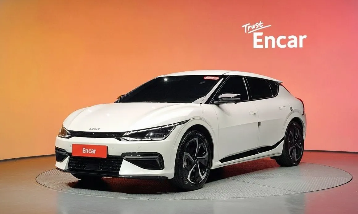Kia EV6 — фото 1