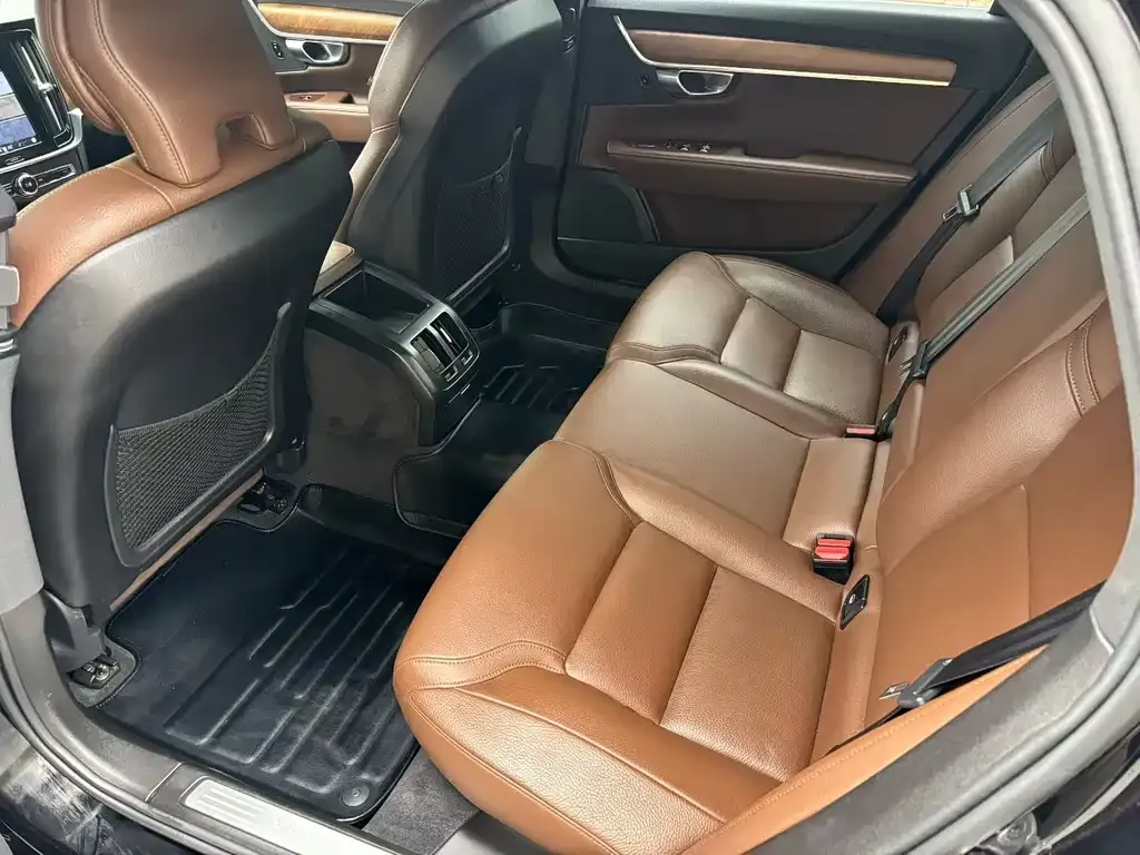 Volvo S90 — фото 3