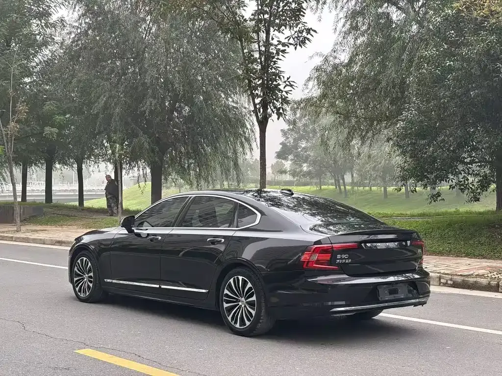 Volvo S90 — фото 7