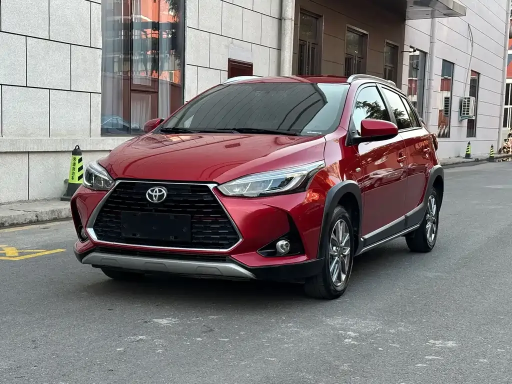 Toyota Yaris L — фото 10