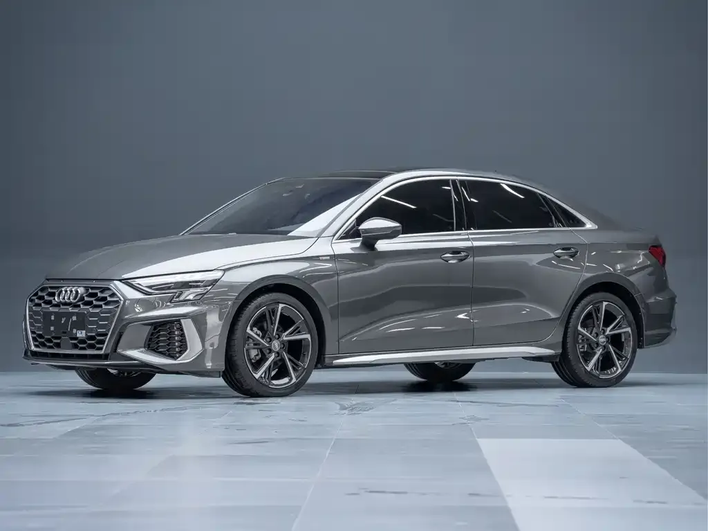 Audi A3 — фото 1