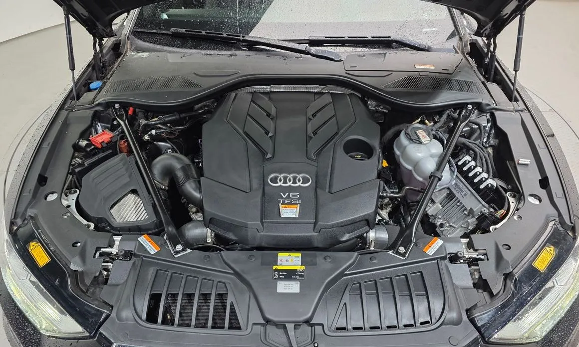 Audi A8 2021 из KR, фото 8