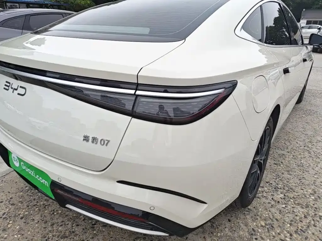 BYD Seal 07 DM-i — фото 2