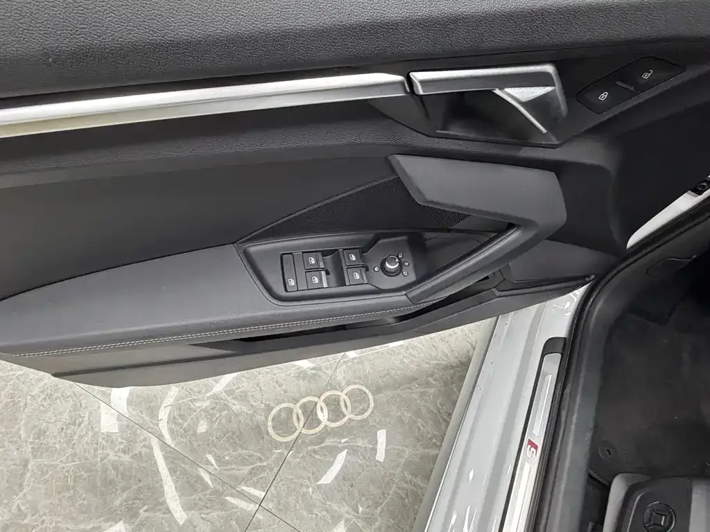 Audi A3 2023 из CN, фото 4