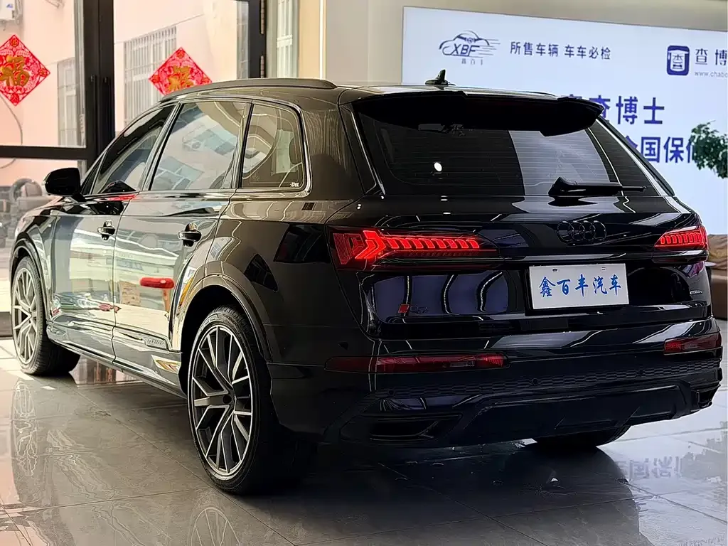 Audi Q7 — фото 5