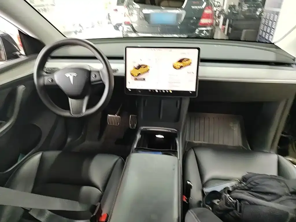 Tesla Model Y — фото 5