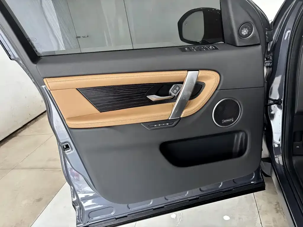 Land Rover Discovery Sport — фото 7