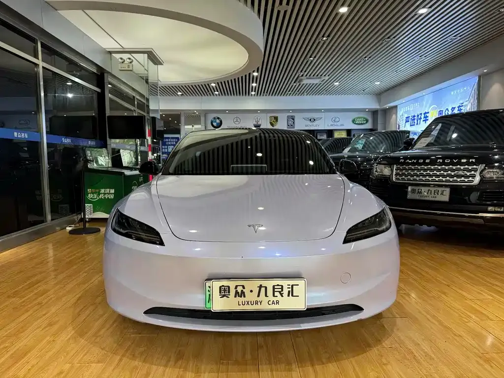 Tesla Model 3 — фото 9
