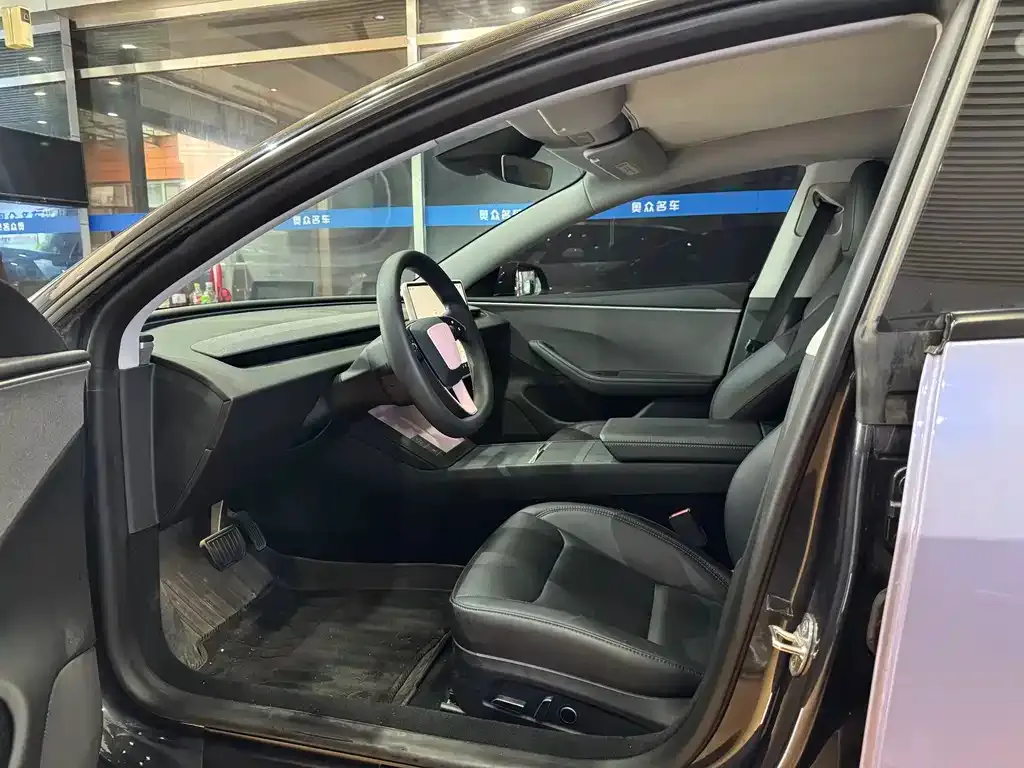 Tesla Model 3 — фото 4