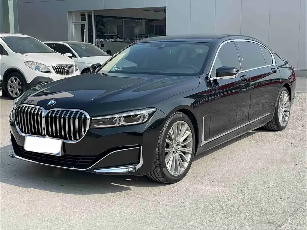 BMW 7 Series — фото 1