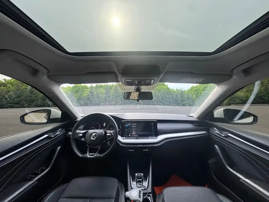 Skoda Octavia — фото 7