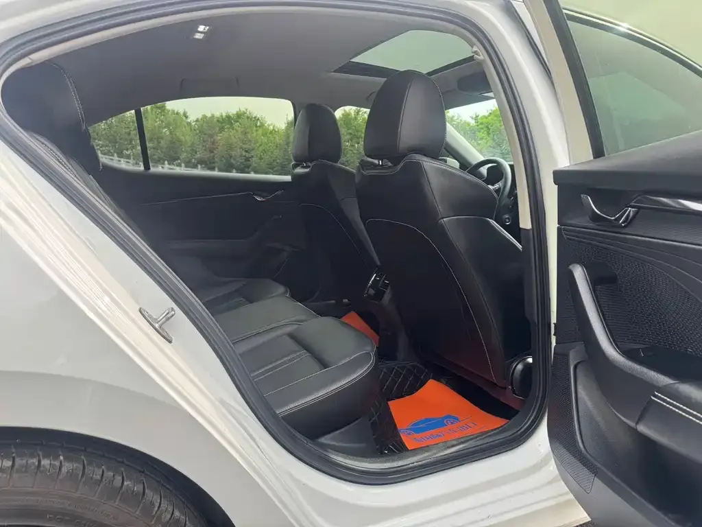 Skoda Octavia — фото 10