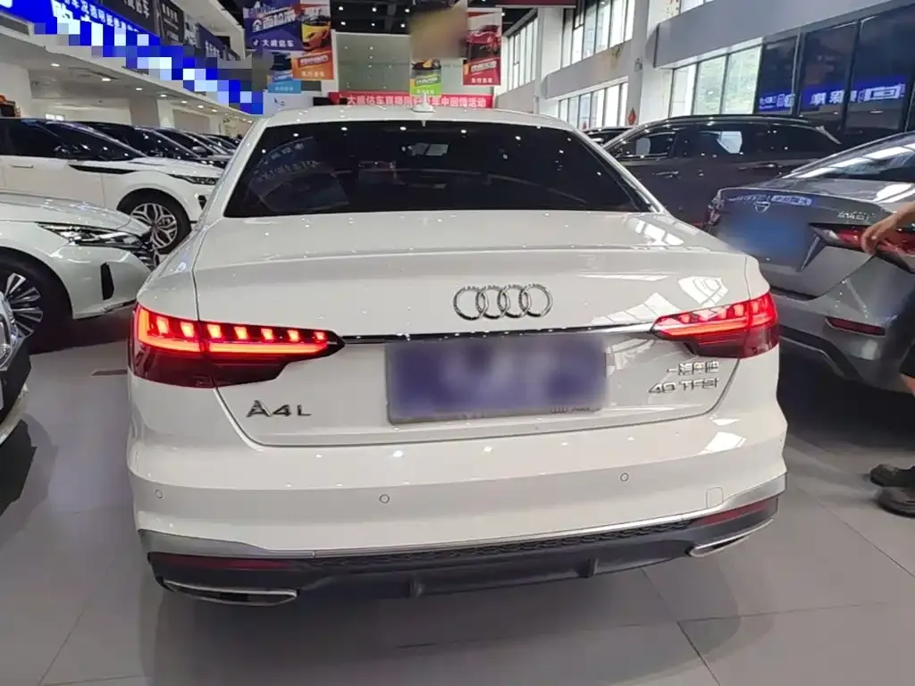 Audi A4L — фото 7