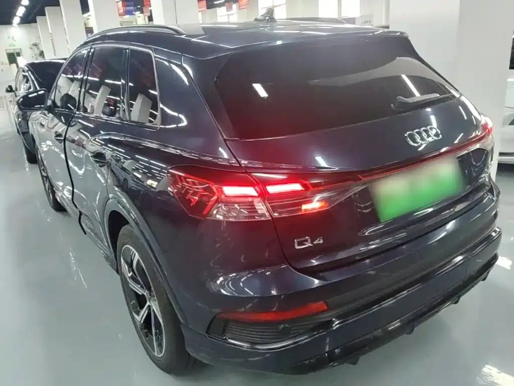 Audi Q4 e-tron — фото 3